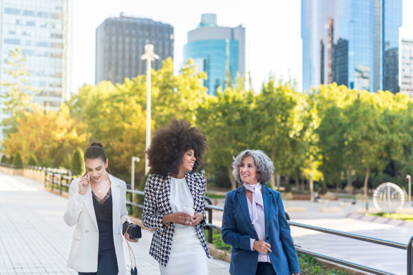 Mujeres Emprendedoras: Rompiendo Barreras en el Mundo de los Negocios