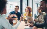 Las conversaciones abiertas suelen verse reprimidas en el trabajo: aquí se explica cómo romper ese silencio y alcanzar su verdadero potencial